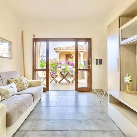 2 Beds On The Ground Floor With Private Outdoor Area In Marinella Golfo Aranci