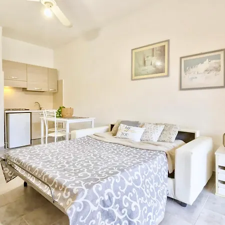 2 Beds On The Ground Floor With Private Outdoor Area In Marinella Appartamento